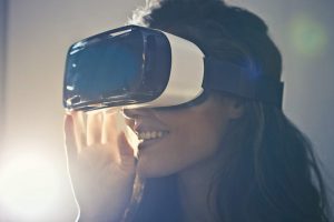 2,000円以下で買えるVRヘッドセットで、まずはVR体験！